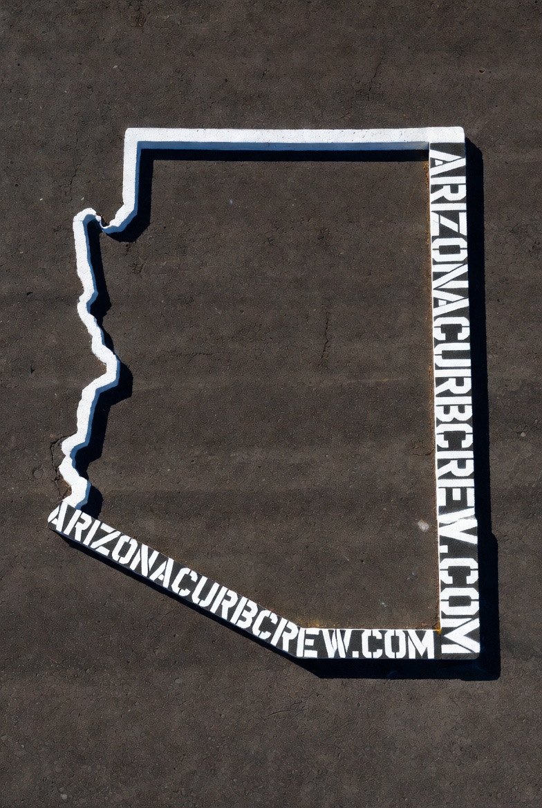 Curb address with flag-style design